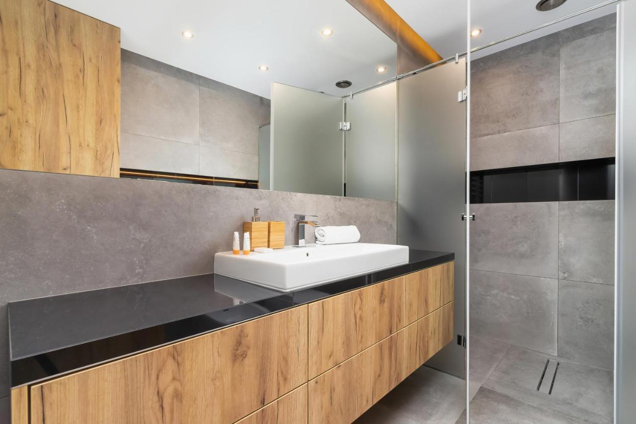 Apartments Harmonica Trynitarska By Noclegi Renters Cracovia Esterno foto